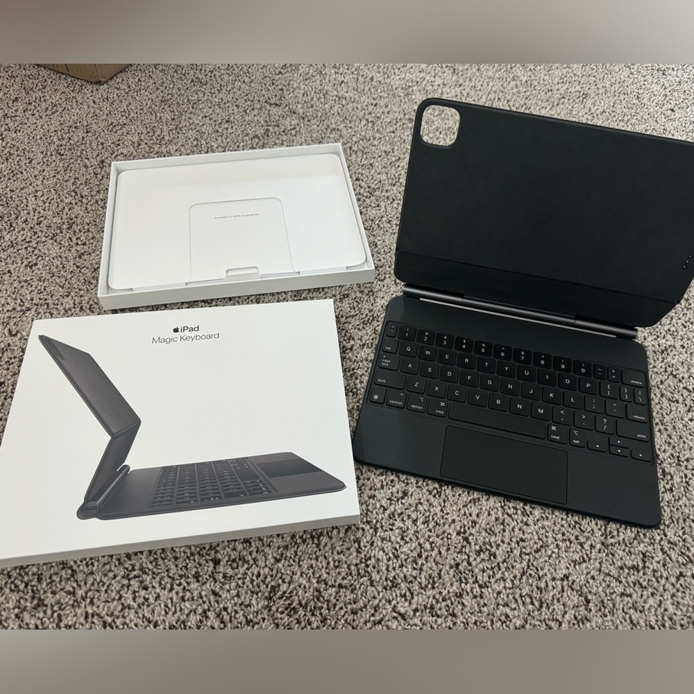 Apple iPad Air 11 Magic Keyboard